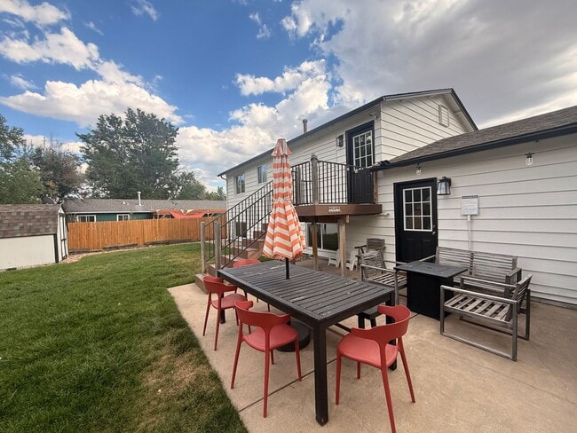 Building Photo - Enjoy Life in the Heart of Arvada!!!