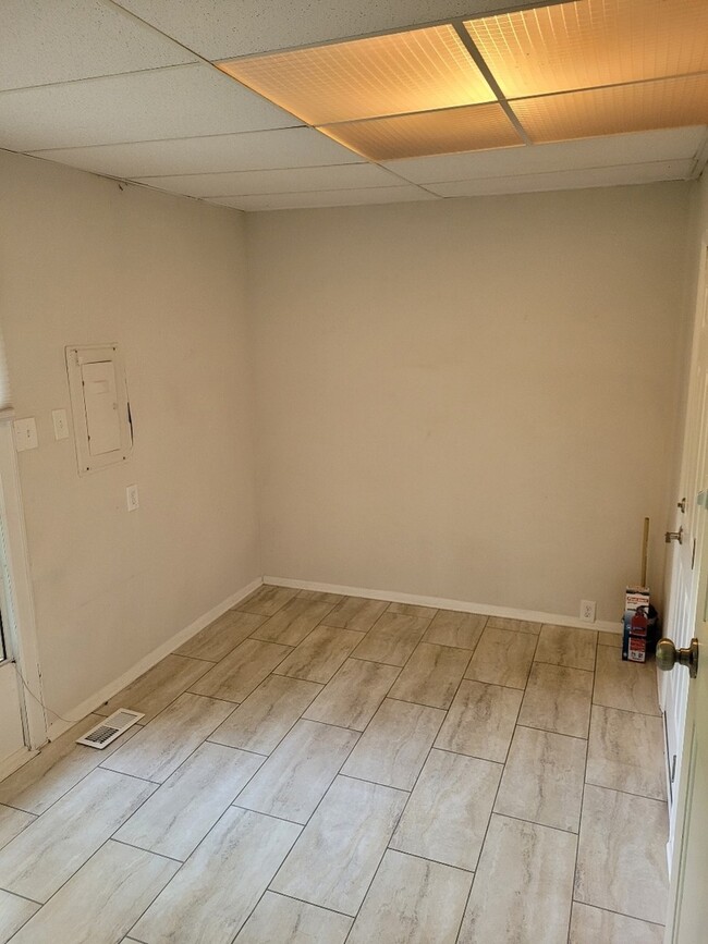Building Photo - 30W215 Allister Ln
