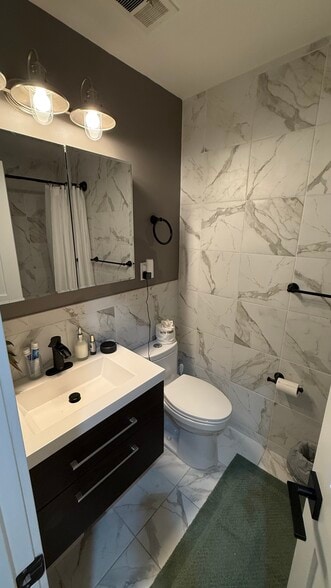 Building Photo - 3601 Camden St SE