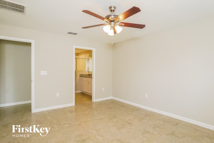 Building Photo - 413 Earhart Dr