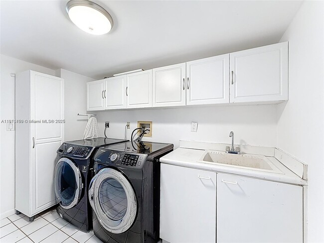 Building Photo - 3769 NE 209th Terrace