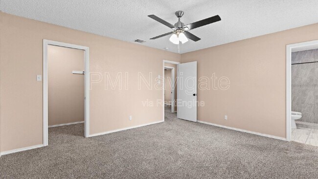 Building Photo - 4606 Crested Land