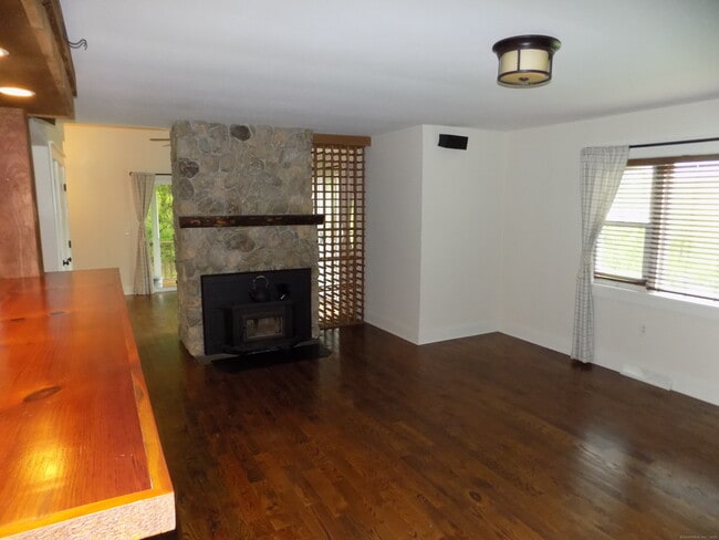 Building Photo - 12 Fogarty Ln
