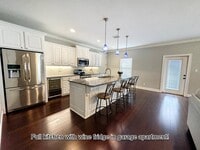 Building Photo - Furnished and utilities included!  1 bedro...