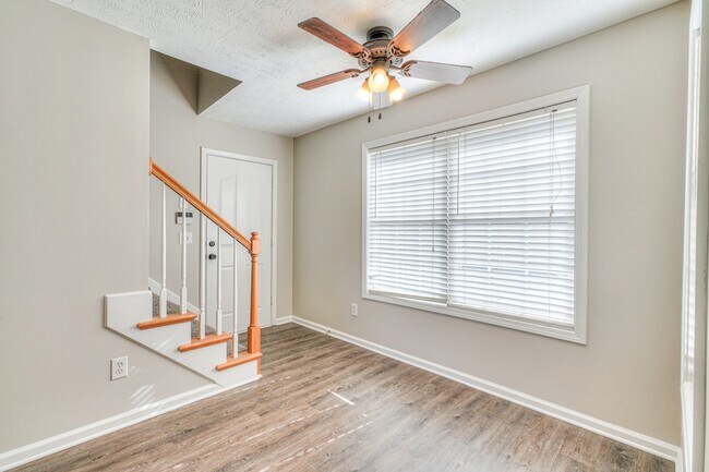 Building Photo - 1419 Colyn Avenue