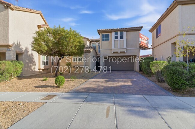Building Photo - NW!! 4 Bedrooms!!! One Bedroom Down!!  Pool!!! Tankless Hot Water Heater!! Court yard at entrance...