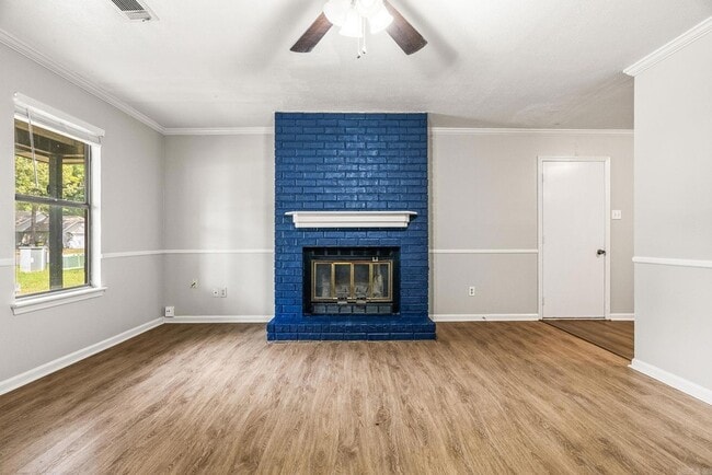 Building Photo - 19 Oak Forest Dr