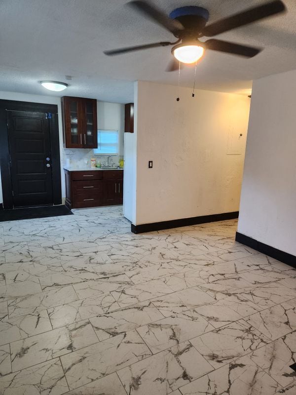 Building Photo - 424 N 21st St