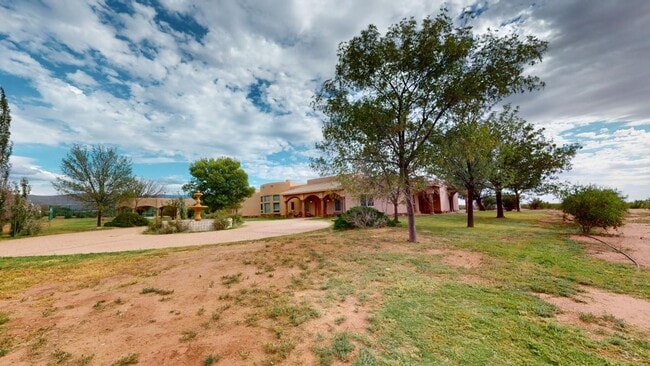 Building Photo - Furnished 5-Bedroom Home with Indoor Pool & Amenities