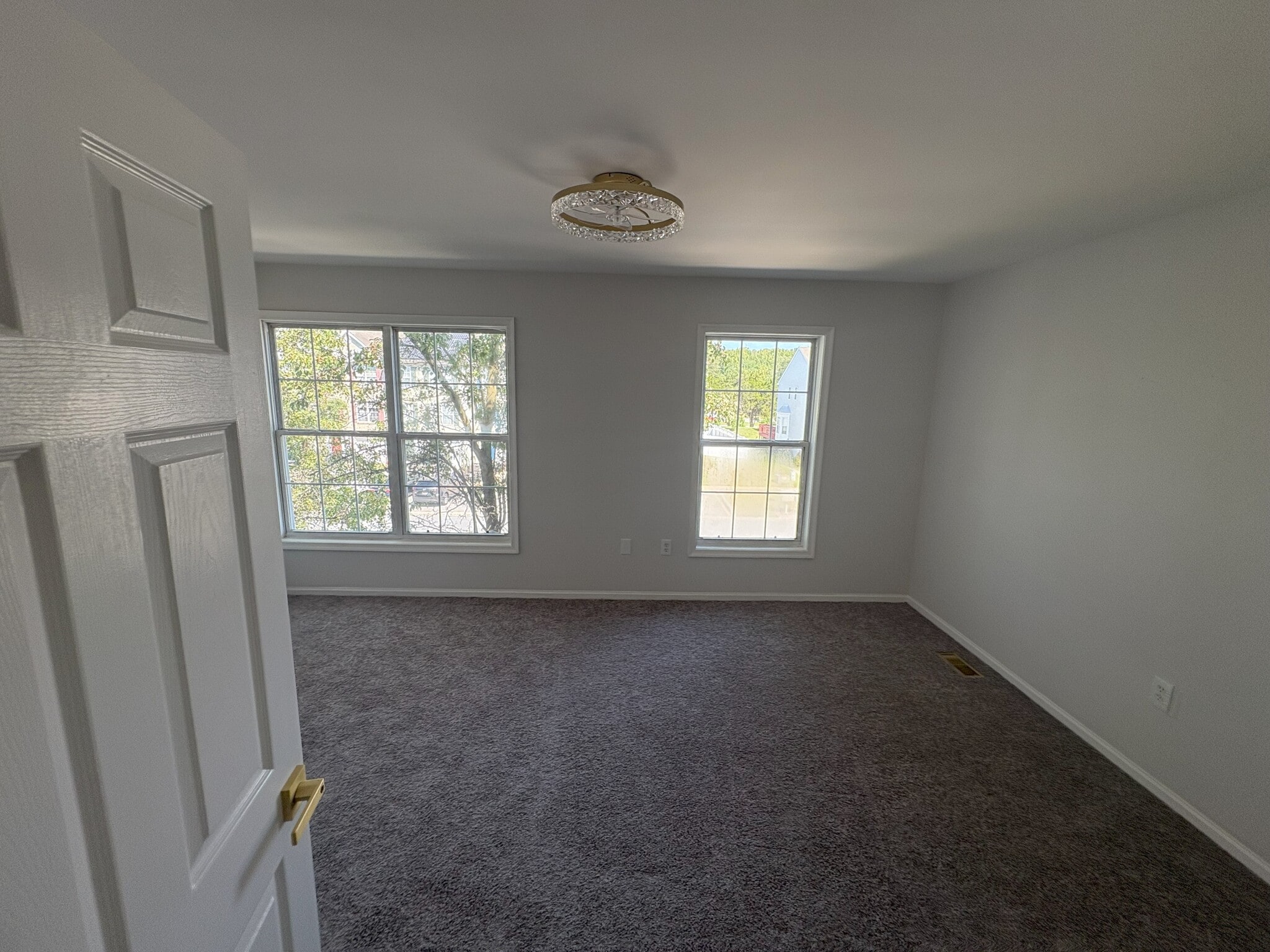 Building Photo - 17 Versailles Ct