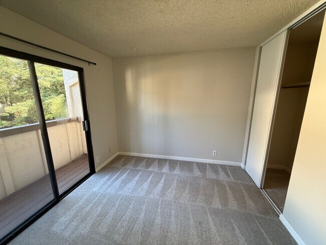 Building Photo - Upgraded 2 Bedroom One Bath Condo in Cambrian