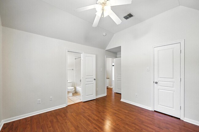 Building Photo - 14743 Daneway Dr