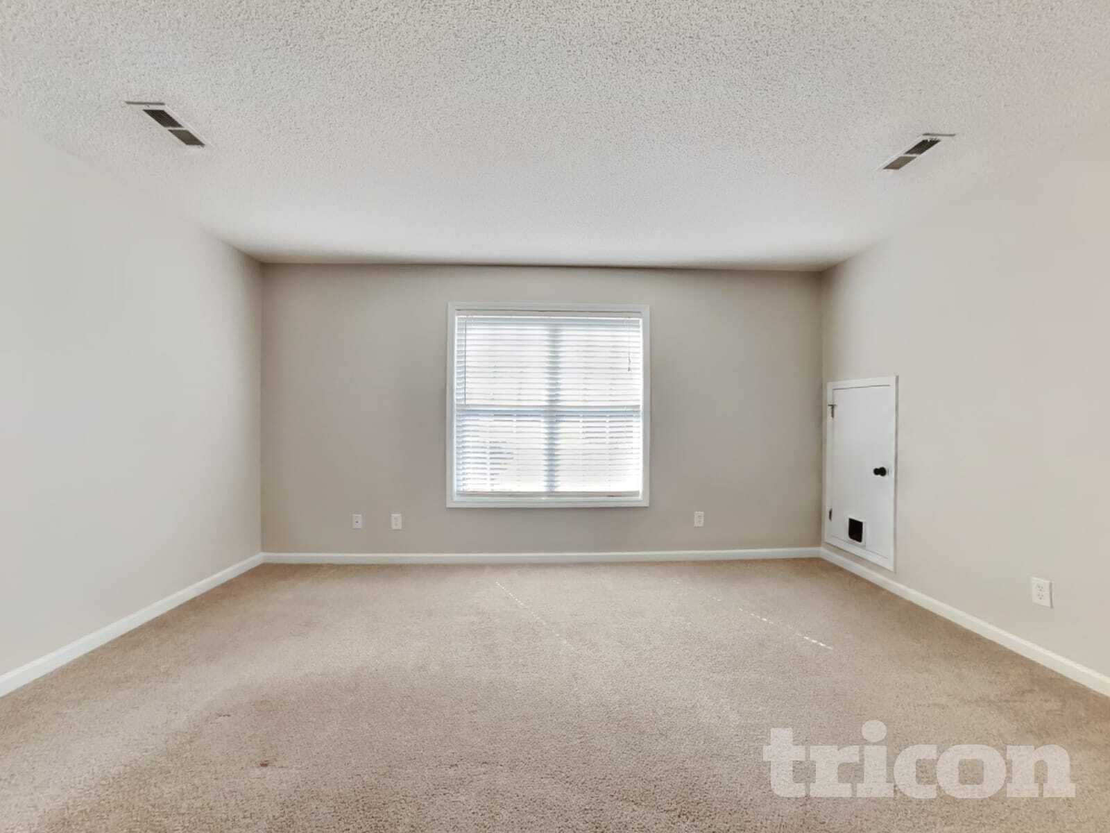 Building Photo - 226 Linden Rd