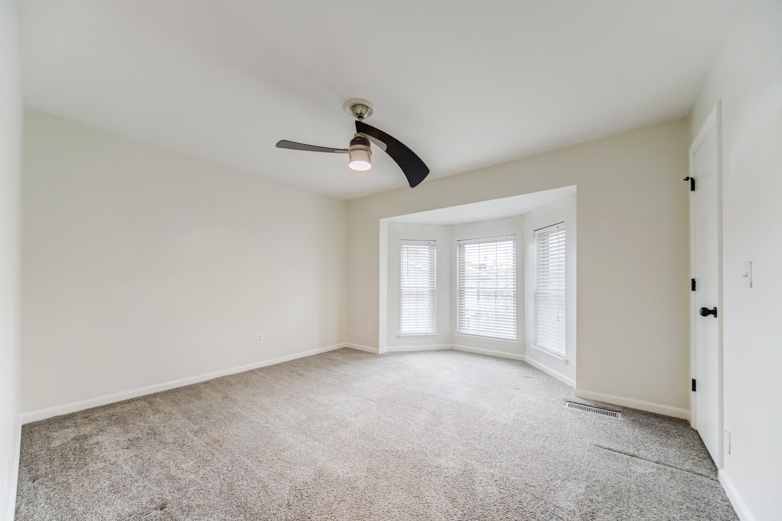 Building Photo - 250 Sanders Ferry Rd