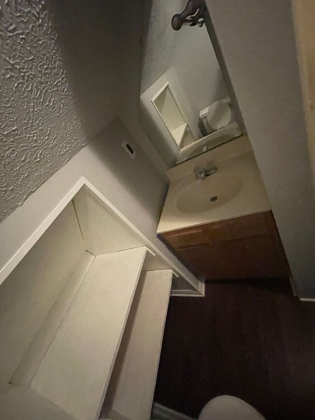 Building Photo - $750 a month - 4 bed, 2 bath apartment - the price is for whole unit, not per bedroom