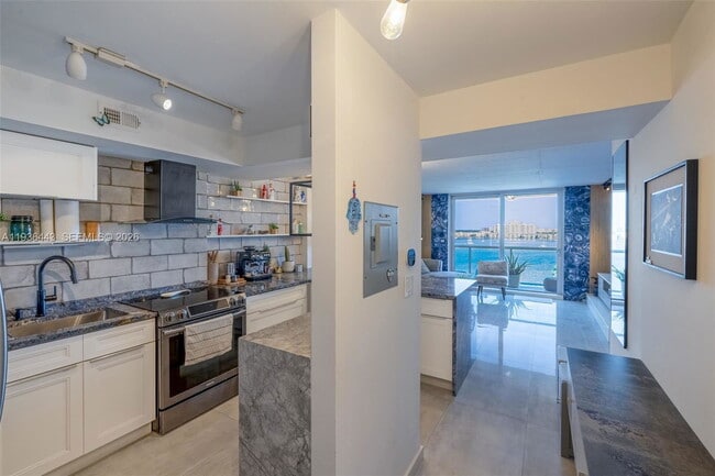 Building Photo - 2841 NE 163rd St