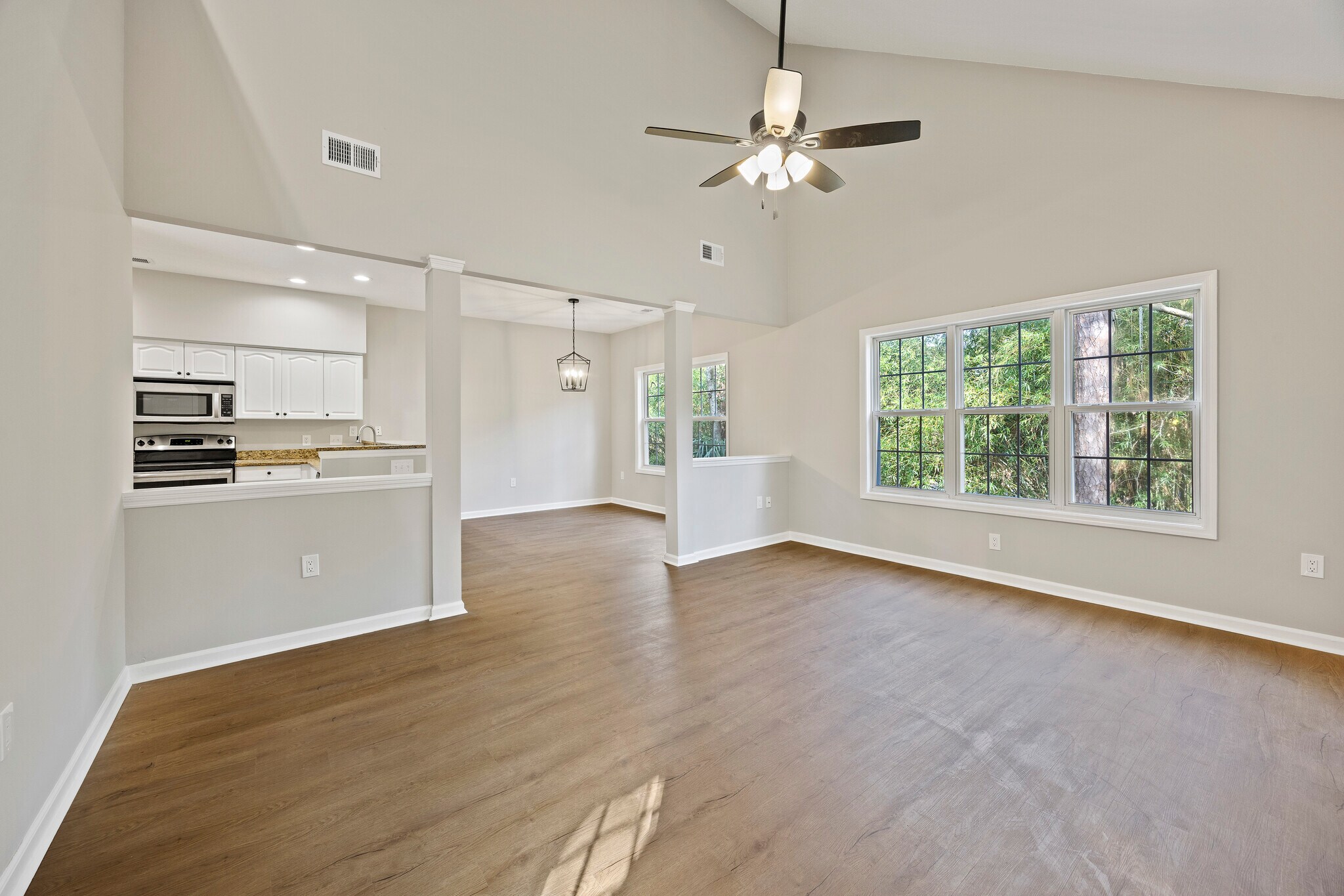 Building Photo - 40 Brittany Pl