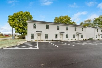 Building Photo - 382 N Franklin St