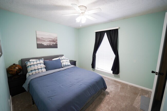 Building Photo - Coming Available!