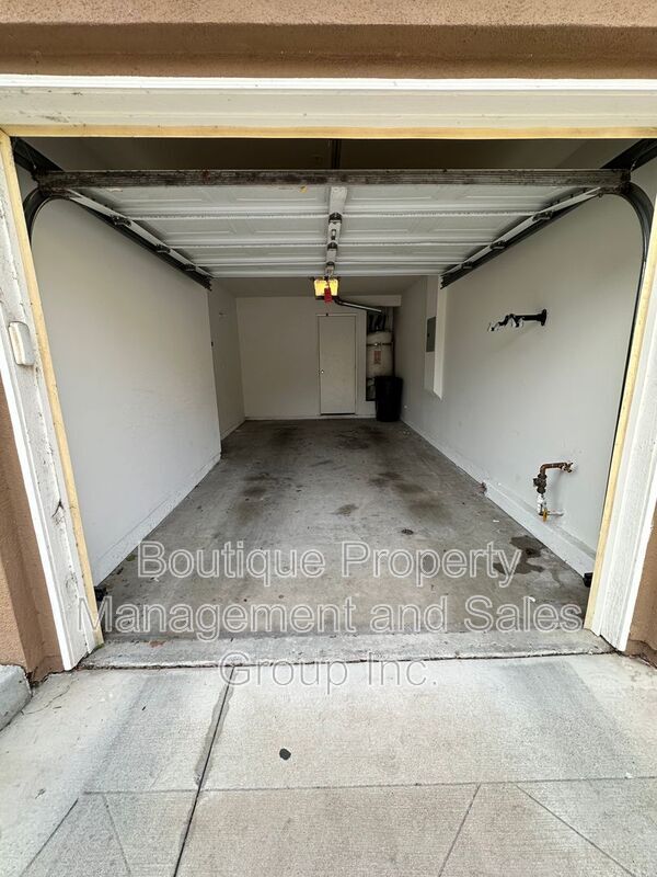 Building Photo - 722 Timberwood
