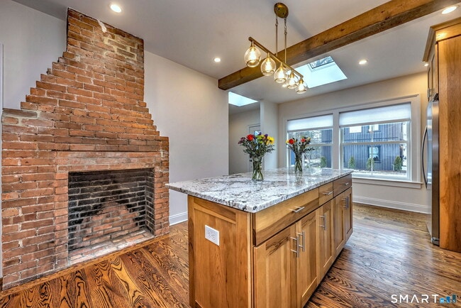 Building Photo - 75 Lafayette St