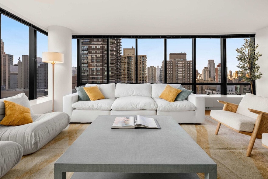 Building Photo - 525 E 72nd St