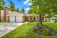 Building Photo - 2114 River Village Dr