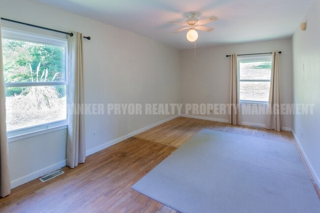 Building Photo - 4890 College Dr E