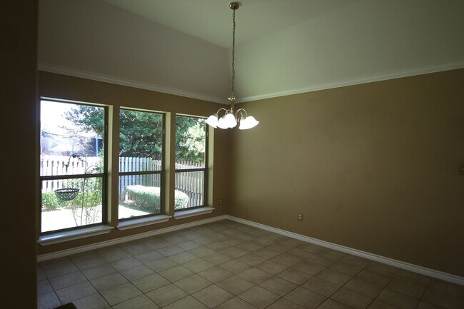 Building Photo - Coming Soon: 3 bedroom 2 bathroom home in Tyler!