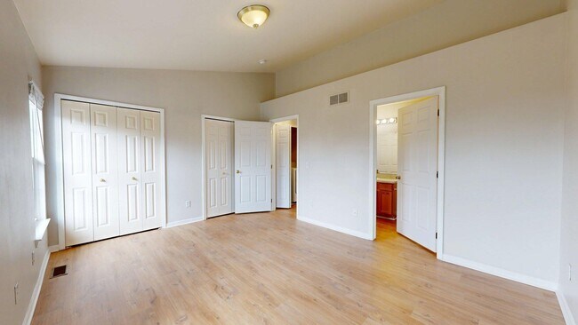 Building Photo - 3073 Promenade Cir