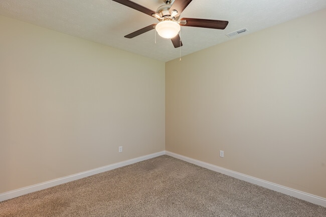 Building Photo - 305 Breckinridge Cir