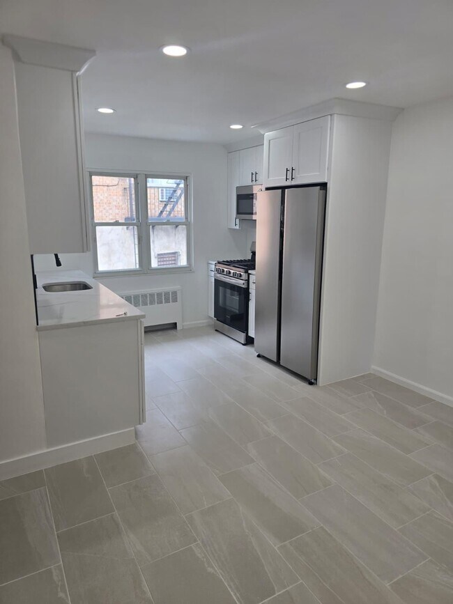 Building Photo - 153 Palisade Ave