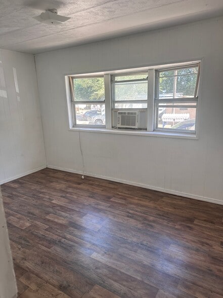 Building Photo - 222 Airport Dr