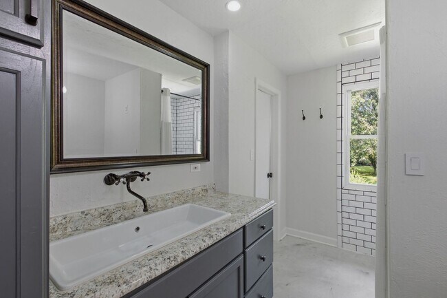 Building Photo - 1303 General Macarthur Dr