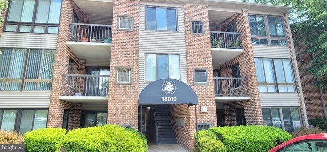 Primary Photo - 18010 Chalet Dr