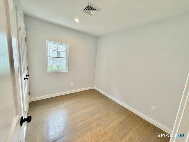 Building Photo - 66 Campfield Dr
