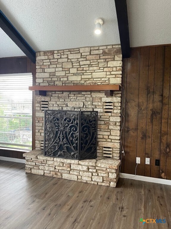 Building Photo - 1800 Charter Oak Dr