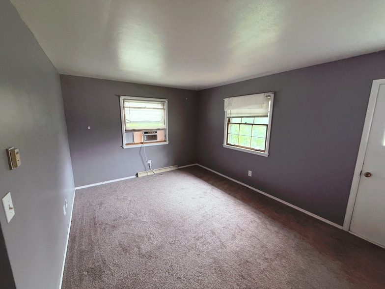 Living Room - 1512 S 60th St