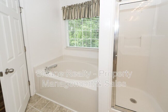 Building Photo - 2457 Scholar Ln