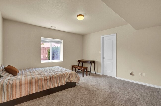 Building Photo - 10261 Meadow Mist Ct
