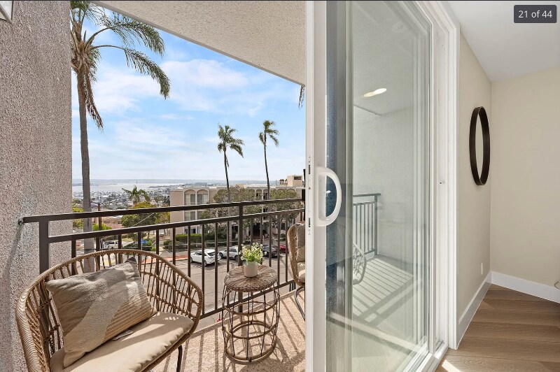 Building Photo - 2414 Front St