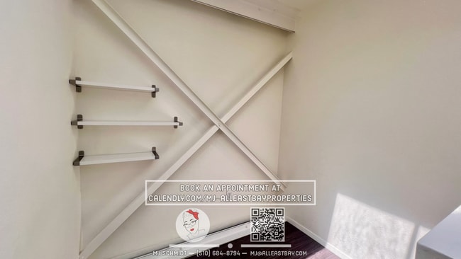 Building Photo - Contemporary loft-style 1 bedroom $2400