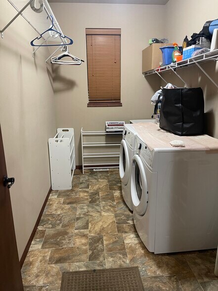 Building Photo - 113 Alton Dr