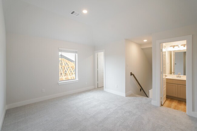 Building Photo - 10614 Whitejacket