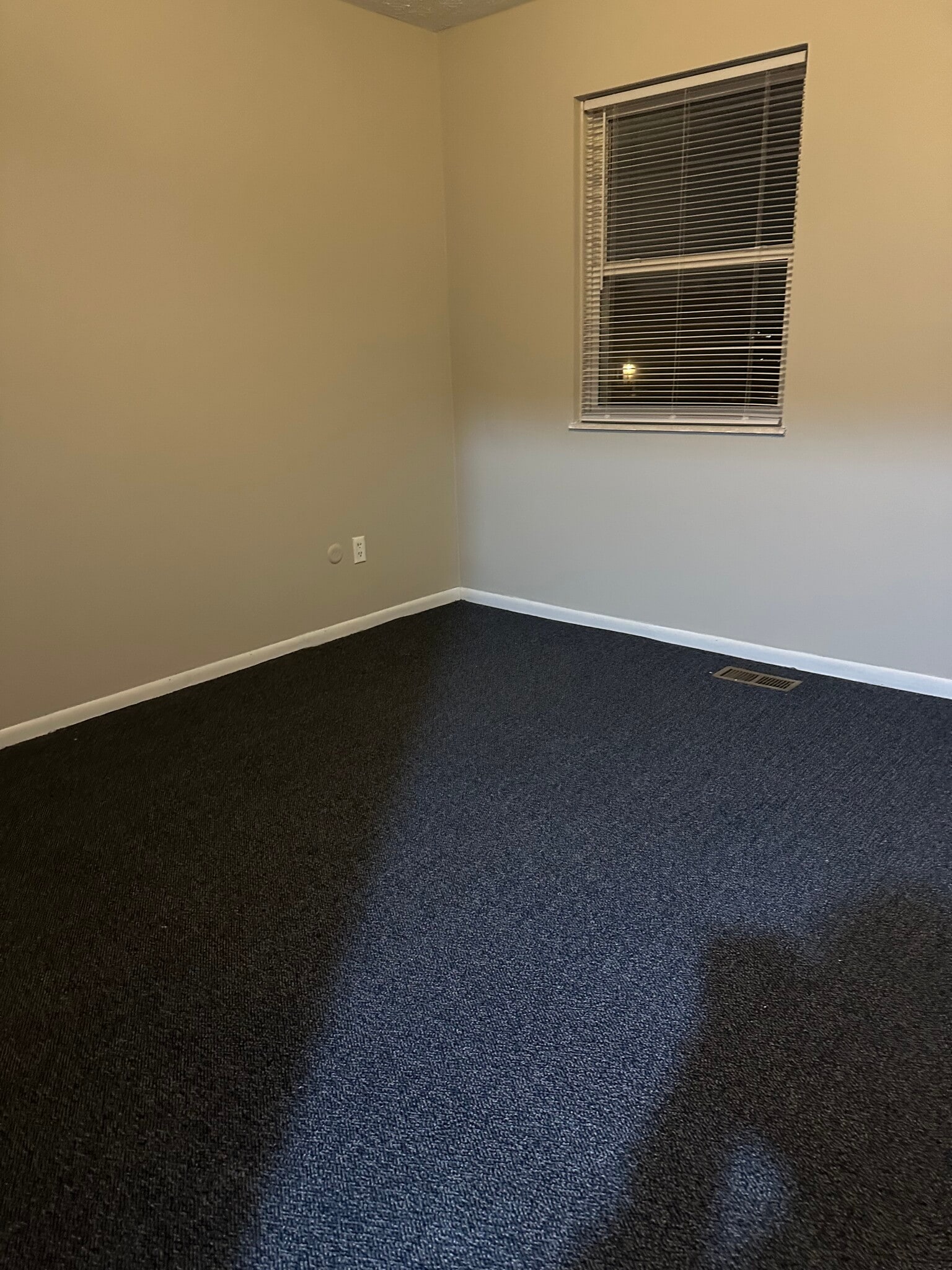 Building Photo - 2536 Sandbury Blvd