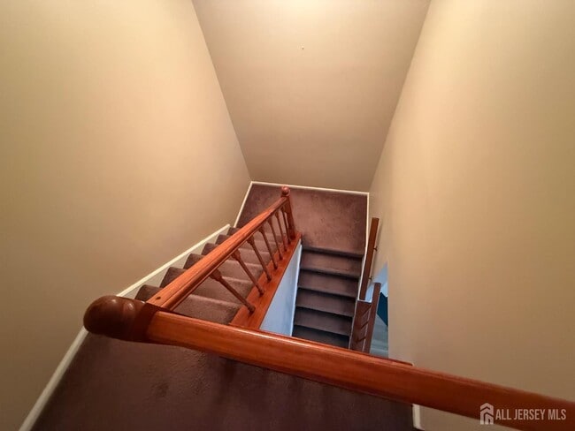 Building Photo - 125 Albury Way