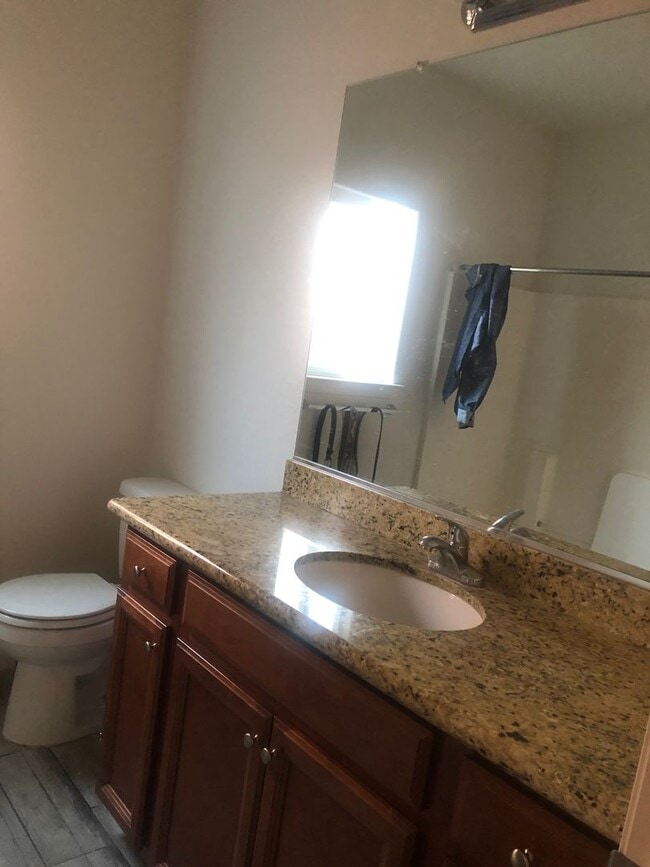 Building Photo - Single Family Home!!
