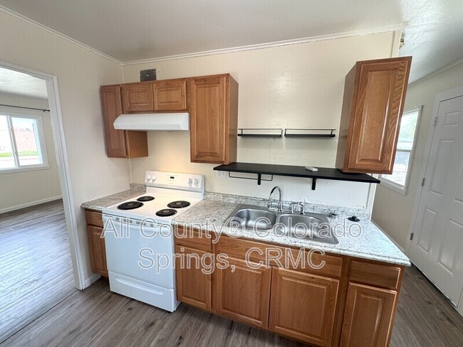 Building Photo - 607 Brookshire Ave