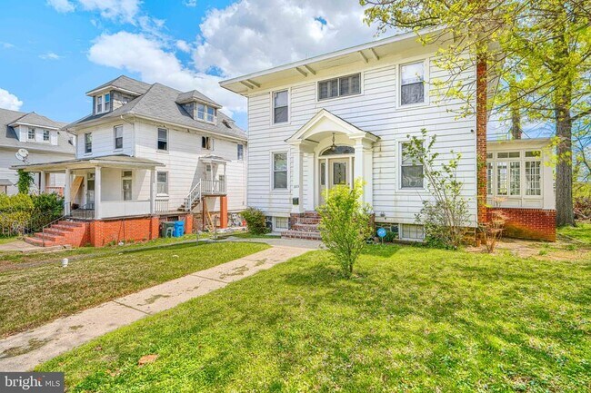 Building Photo - 3213 Vickers Rd