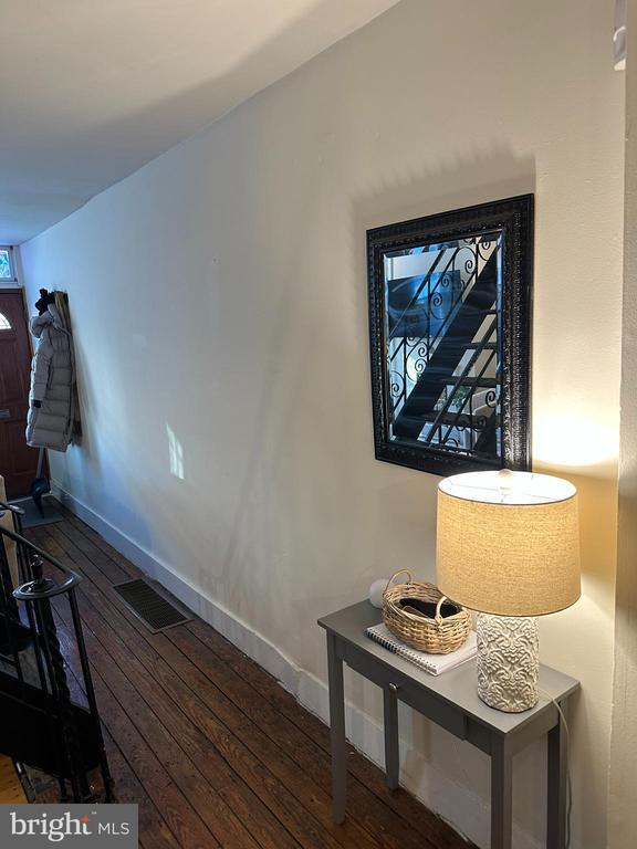 Building Photo - 2144 Kater St